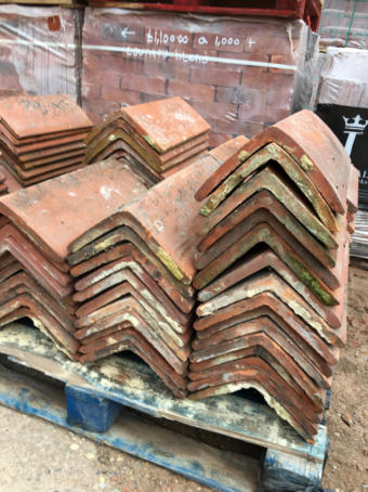 Bridgwater clay 18 inch angled ridge