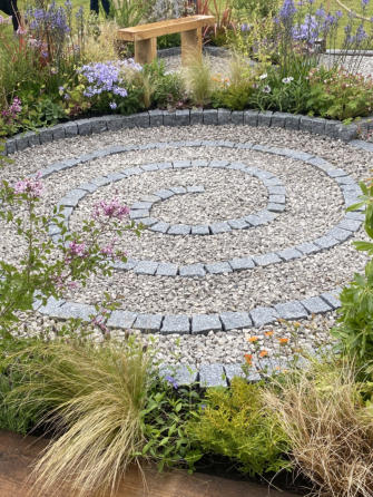 granite & cobbles feature